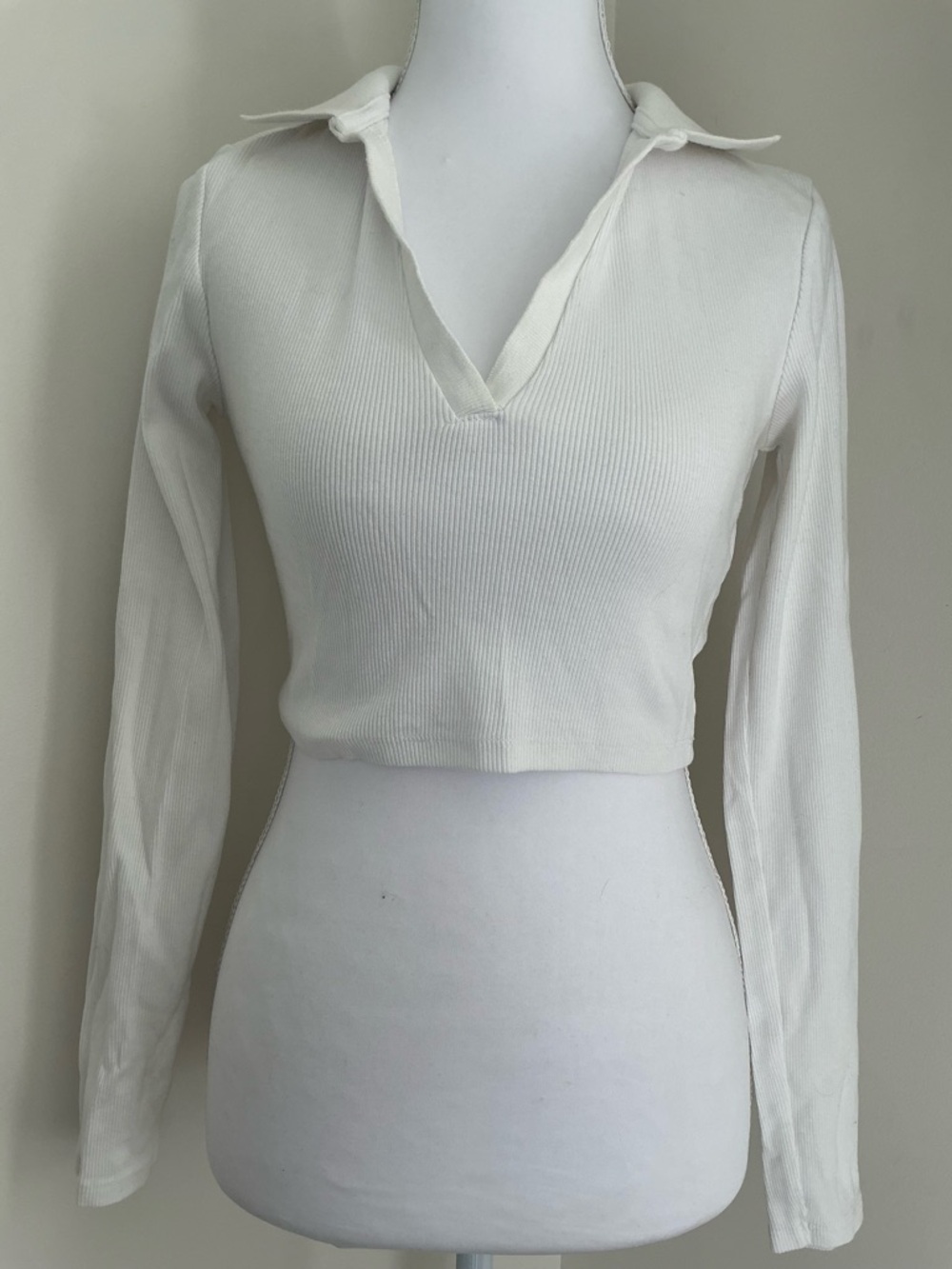 Zara White Ribbed V-Neck Long Sleeve Crop Top